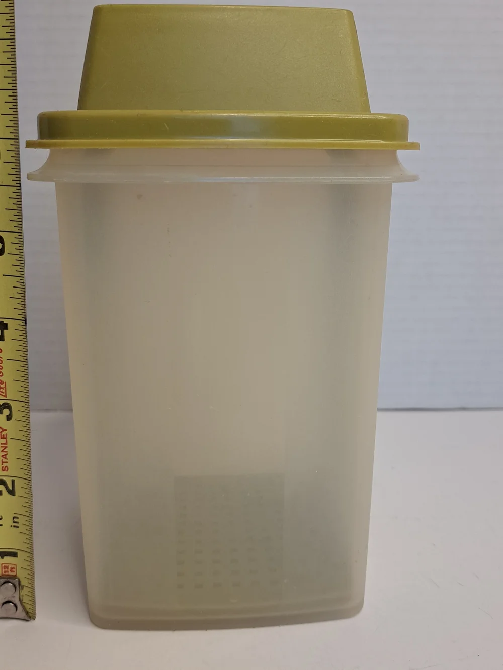 Tupperware Vintage Pickle Olive Keeper #1330-7 
